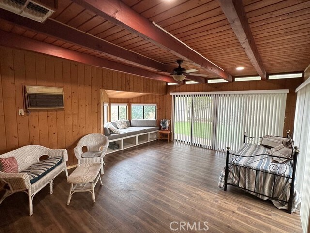 Building Photo - 6528 N Vista St