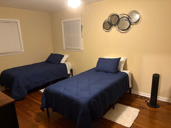 Foto del edificio - 3401casa Sandy Woods Ln