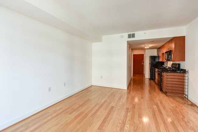 Building Photo - Gorgeous Studio w/ Hardwoods & Balcony