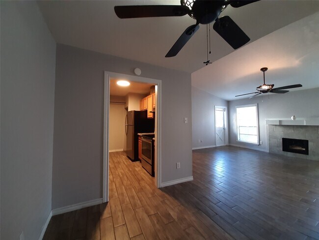 Foto del edificio - 9707 Richmond Ave.