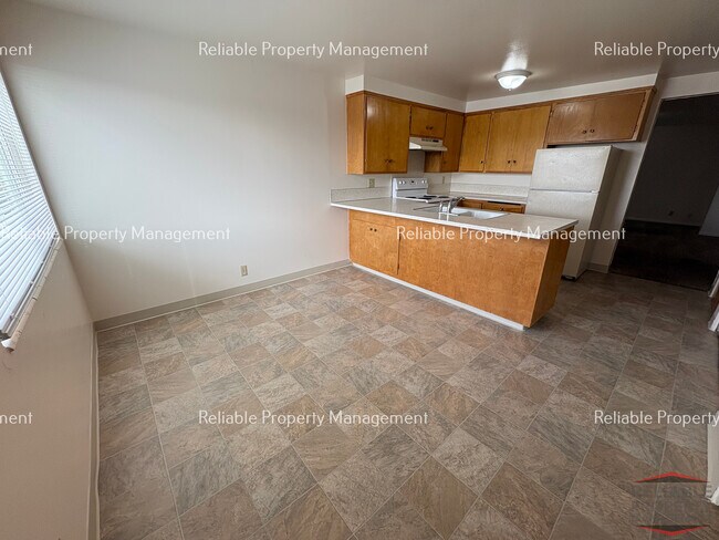 Foto del edificio - 1420 Benton St