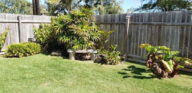 Building Photo - Hauula