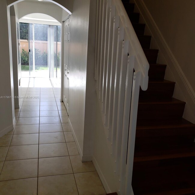 Building Photo - 5011 Leeward Ln