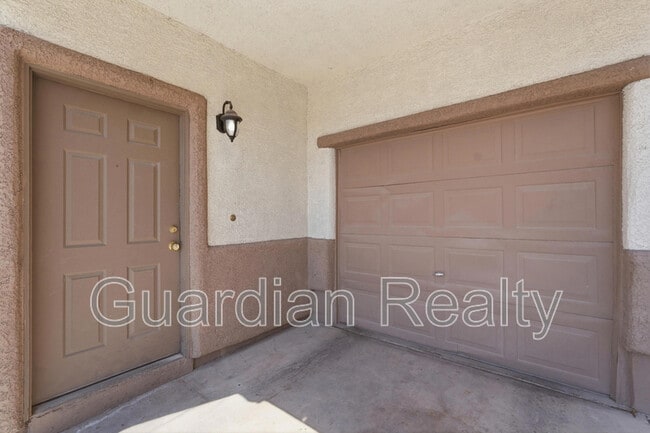 Building Photo - 4049 Flower Patch St
