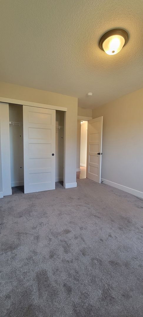 Building Photo - 125 S Ash St