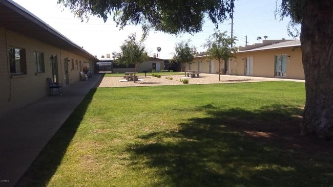 6826 N 45th Ave - The Gardens Apartments - The Gardens Apartments