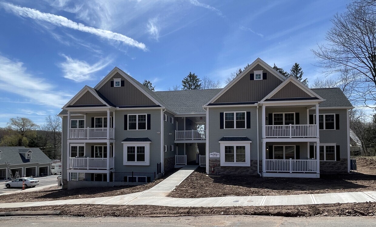 64 E Mitchell Ave Unit 37, Cheshire, CT 06410 Room for Rent in