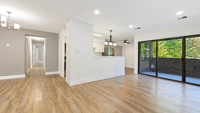 Foto del edificio - 11252 Chestnut Grove Sq