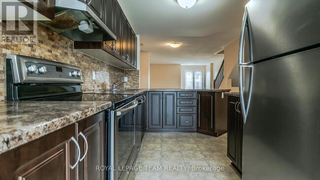 Building Photo - 648 Chapman Mills Dr