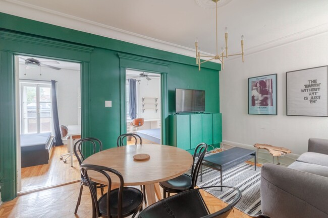 Building Photo - 1245 Rue St Marc