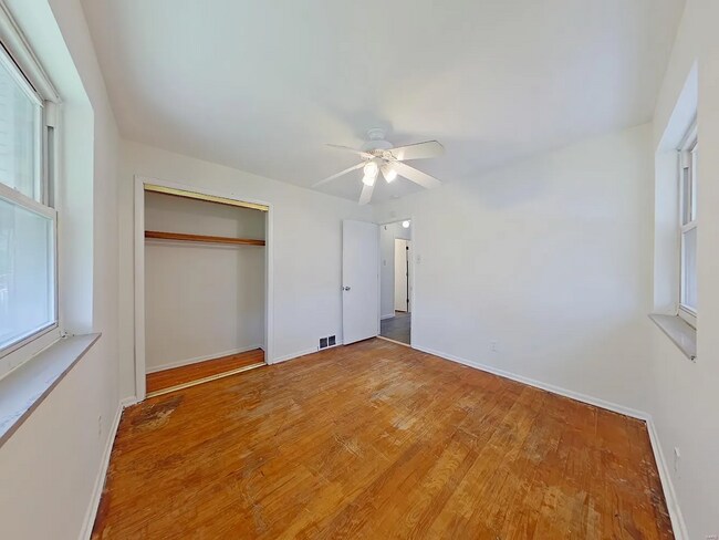 Foto del edificio - 4864 Carter Ave