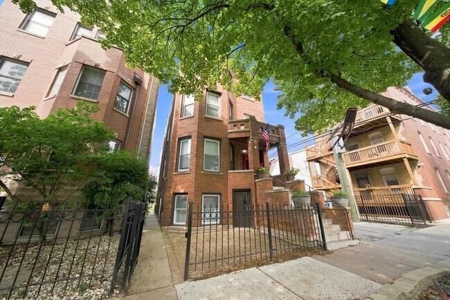 Building Photo - 2744 N Bosworth Ave