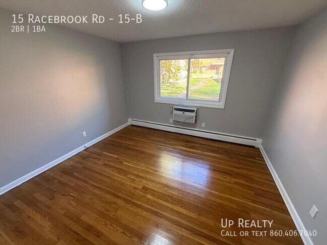 Building Photo - 15 Racebrook Dr