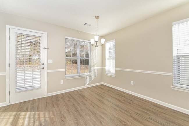Building Photo - 8560 Guthrie Dr