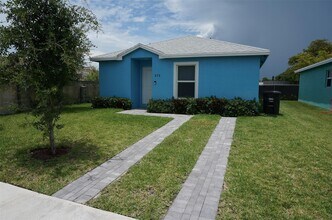 Building Photo - 575 Lilac Ct