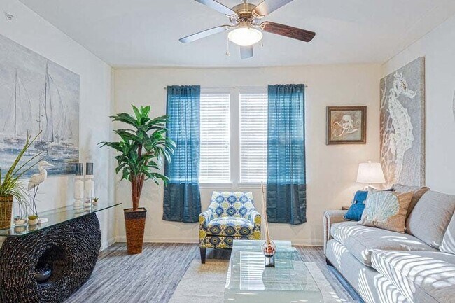 Foto del edificio - The Cove Apartments