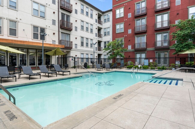 Building Photo - 1000 Providence Plz