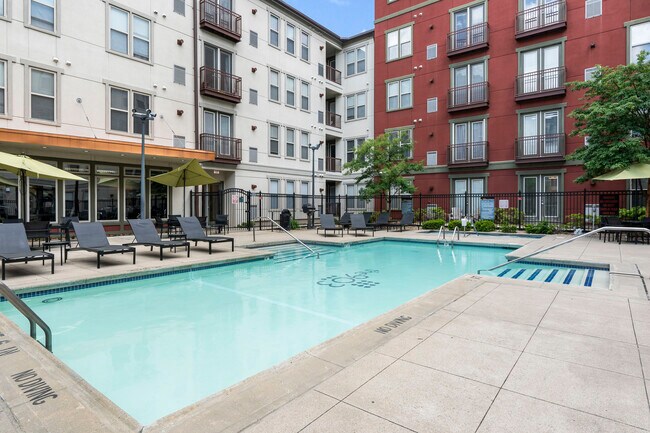 Foto del edificio - 1000 Providence Plz