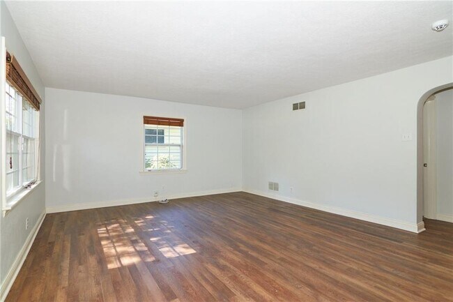 Building Photo - 5524 Haverford Ave