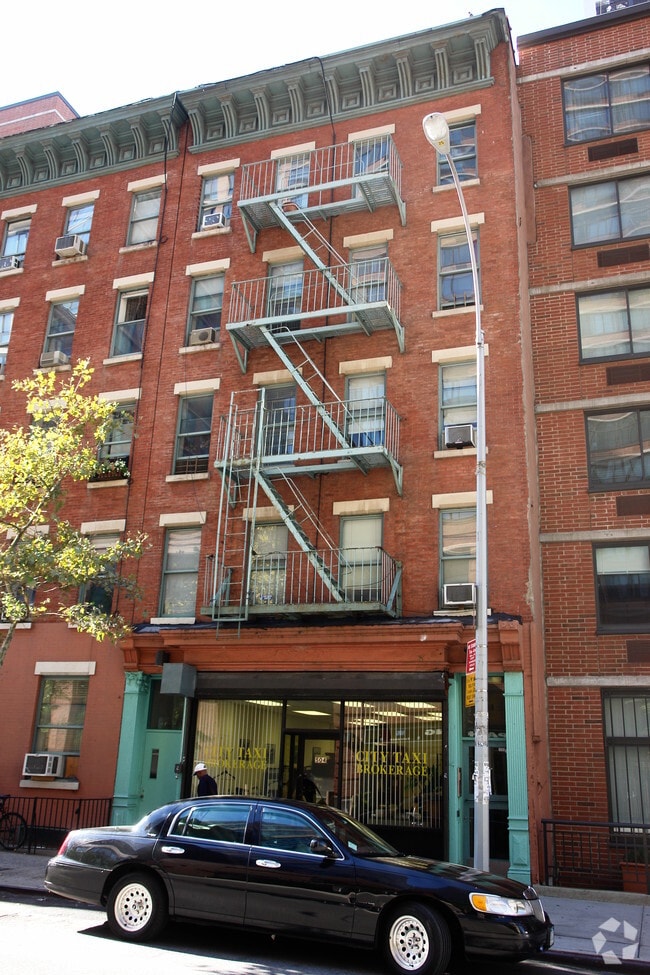 Building Photo - 504 W 55th St