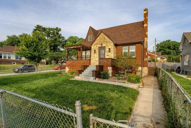 Foto del edificio - Thoughtfully Designed 3-Bedroom with Uniqu...