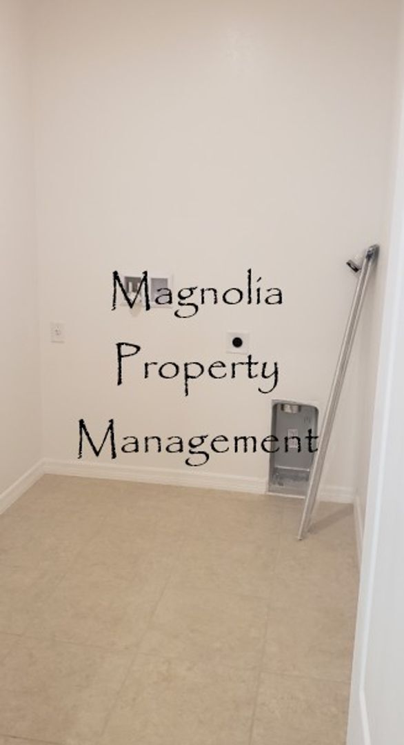 Foto del edificio - 4 Bedroom 2 Bathroom, Community pool