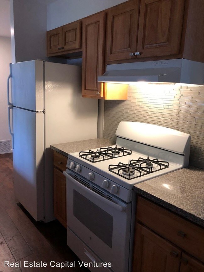 Foto del edificio - 3 br, 1 bath House - 237 University Ave.