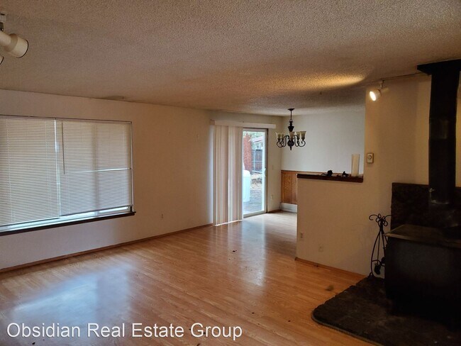 Building Photo - 3 br, 2 bath House - 61583 Admiral Way