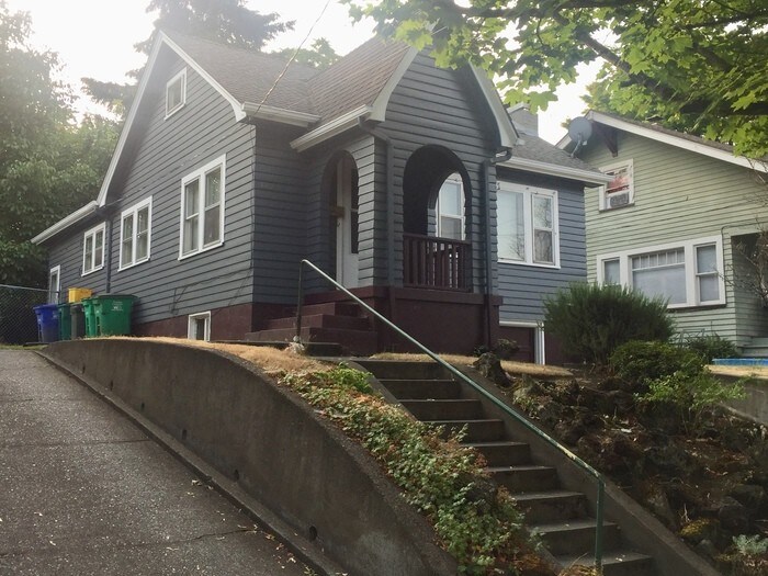 Primary Photo - 1362 NE 46th Ave