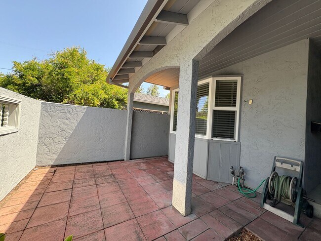 Building Photo - Charming Palo Alto Home with Beautiful Lan...