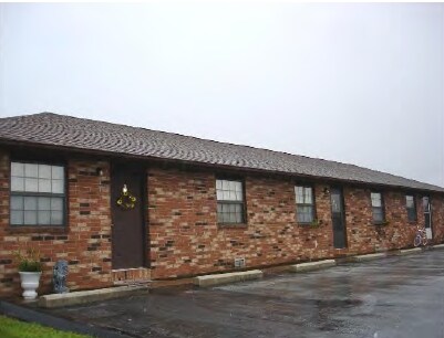 Primary Photo - 407-411 N Piper Rd