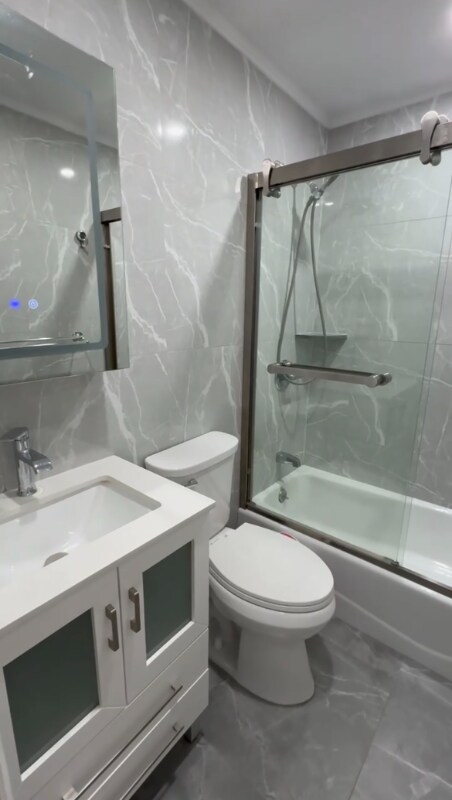 Foto del edificio - 45-36-4204 204th St