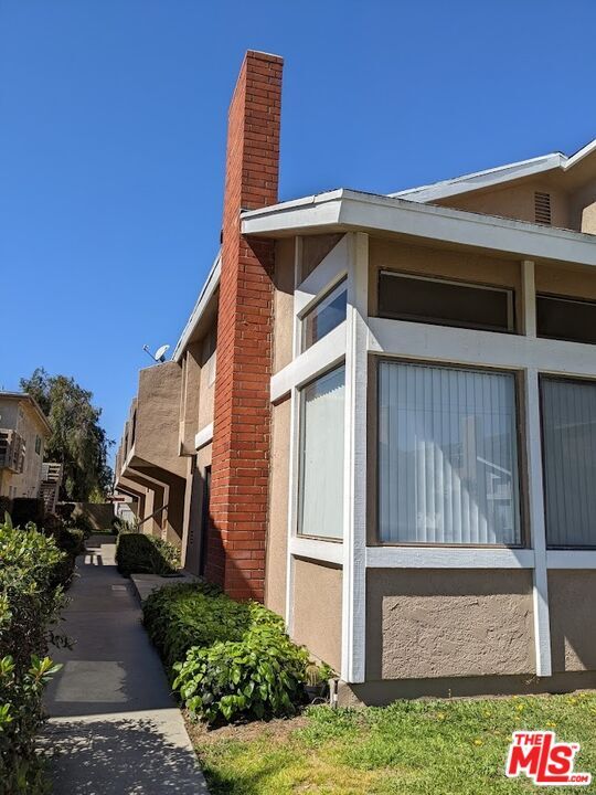 Foto del edificio - 16881 Hoskins Lane