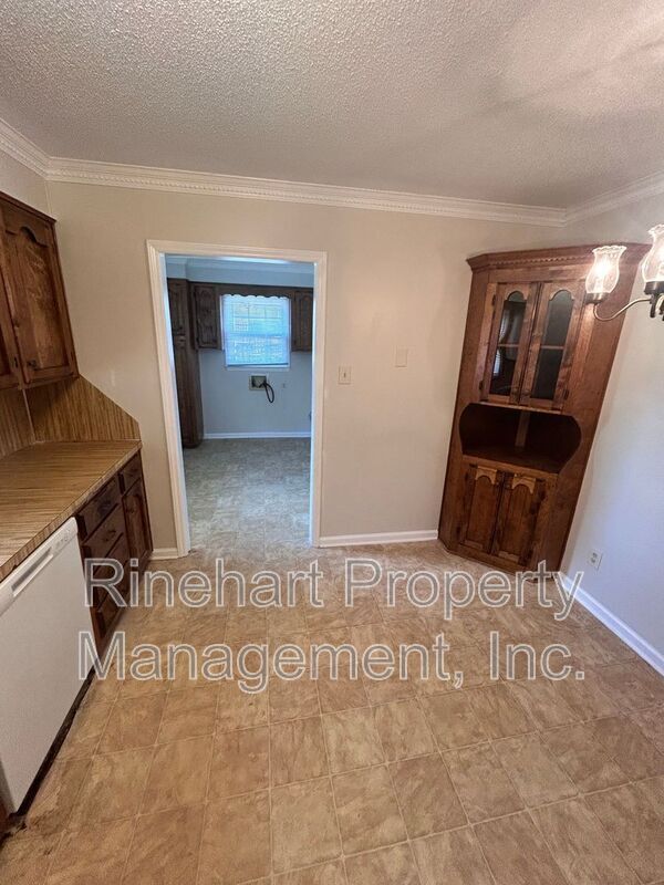 Building Photo - 480 Willowspring Ln