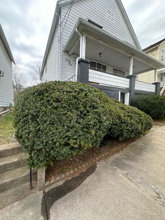 Primary Photo - 41 W Field St