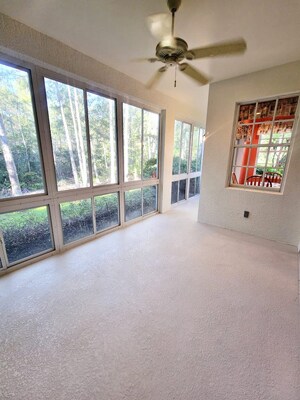 Foto del edificio - 2215 Hawksridge Dr