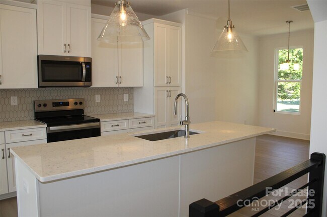 Foto del edificio - 1340 Hamilton St