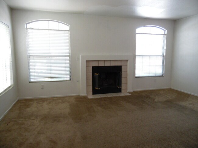 Foto del edificio - Stone Canyon - 3 bedroom townhome