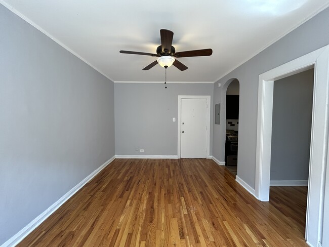 Foto del edificio - 6956 N Ashland Ave