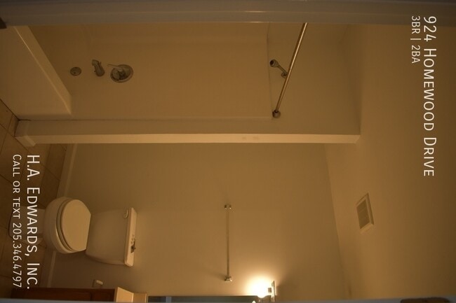 Building Photo - 924 Homewood Dr