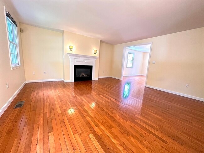 Foto del edificio - 322 Lowell St
