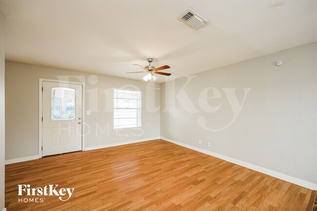 Foto del edificio - 1802 Wilsons Creek St