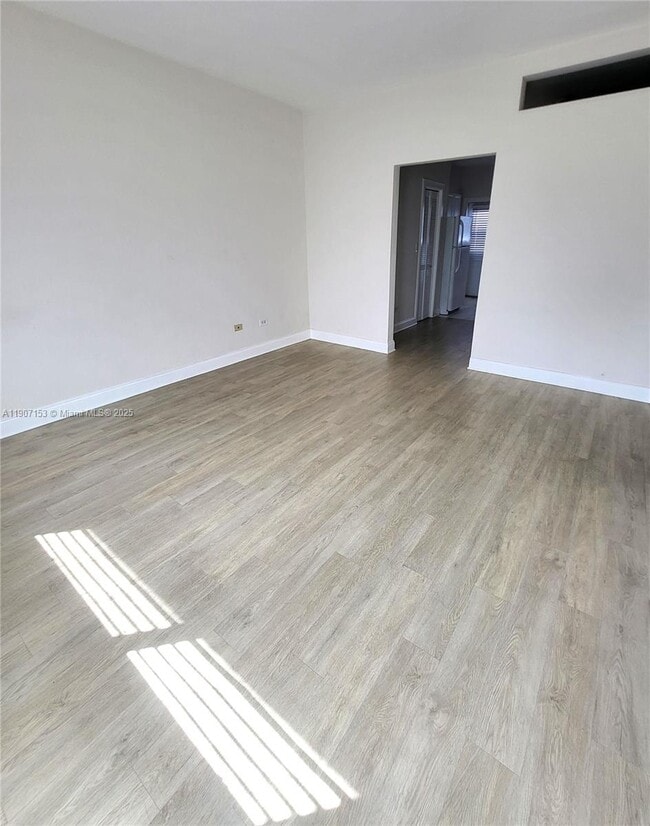 Building Photo - 503 74th St