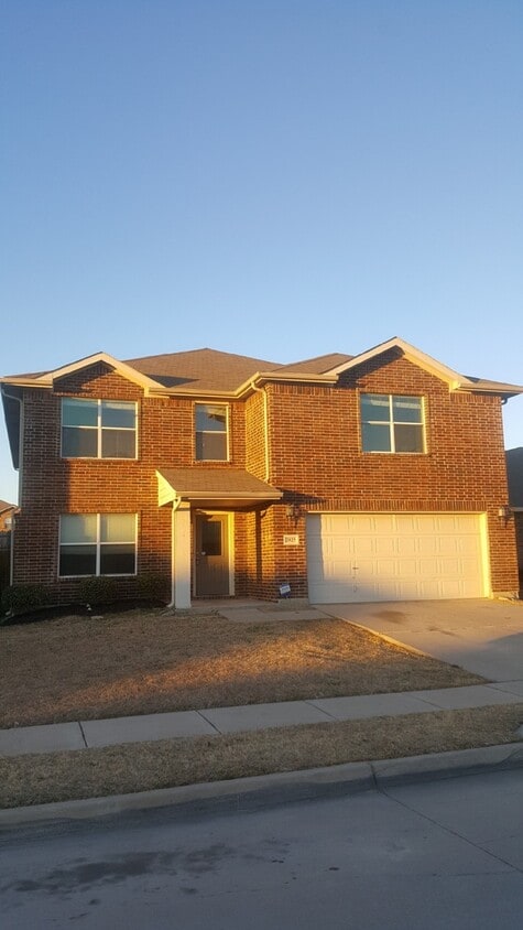 Texas Sized Home 5/3/2 - Texas Sized Home 5/3/2