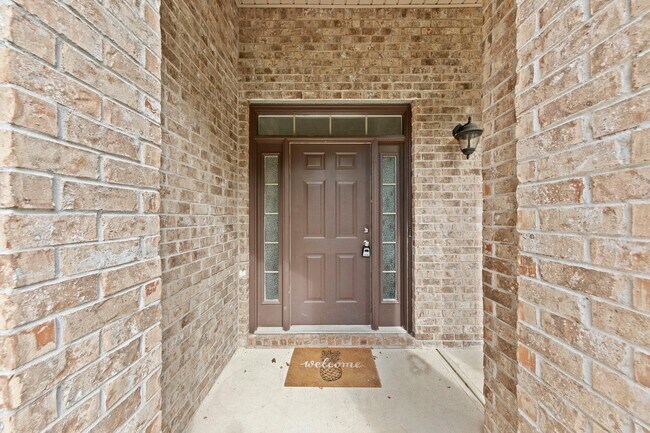 Building Photo - 208 Foxchase Way