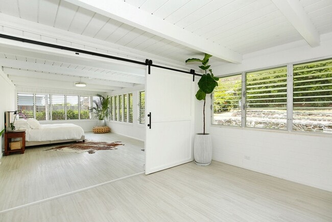 Building Photo - 735 Kapulena Loop