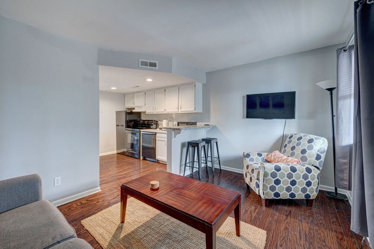 Foto principal - 1 bedroom 1 Bath Beside UNCW