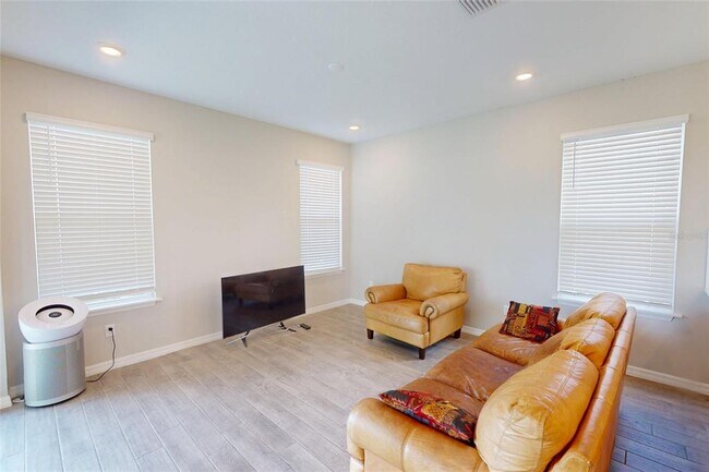 Building Photo - 9024 Tequila Sunrise Dr