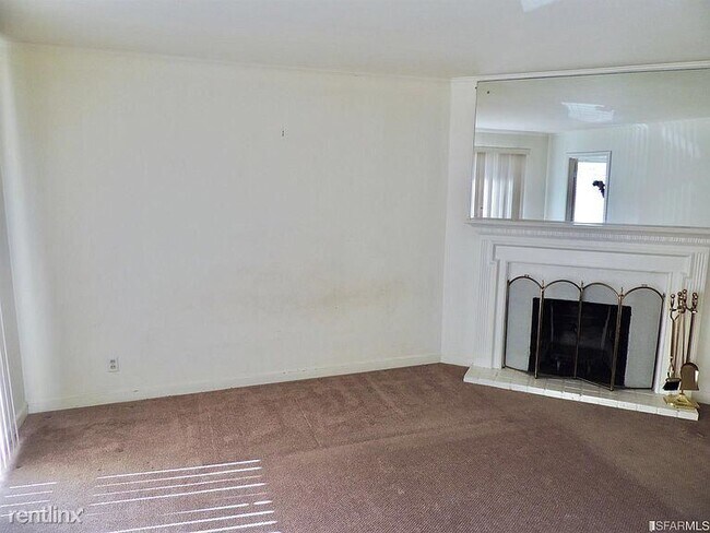 Foto del edificio - 3 br, 2 bath House - 160 De Long St