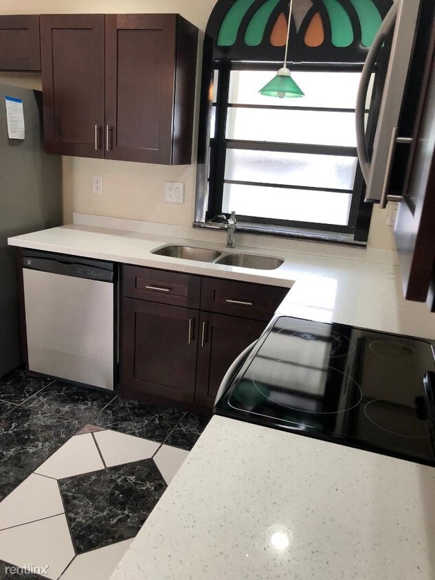 2 br, 2 bath - 3313 SE 3rd St - 2 br, 2 bath  - 3313 SE 3rd St